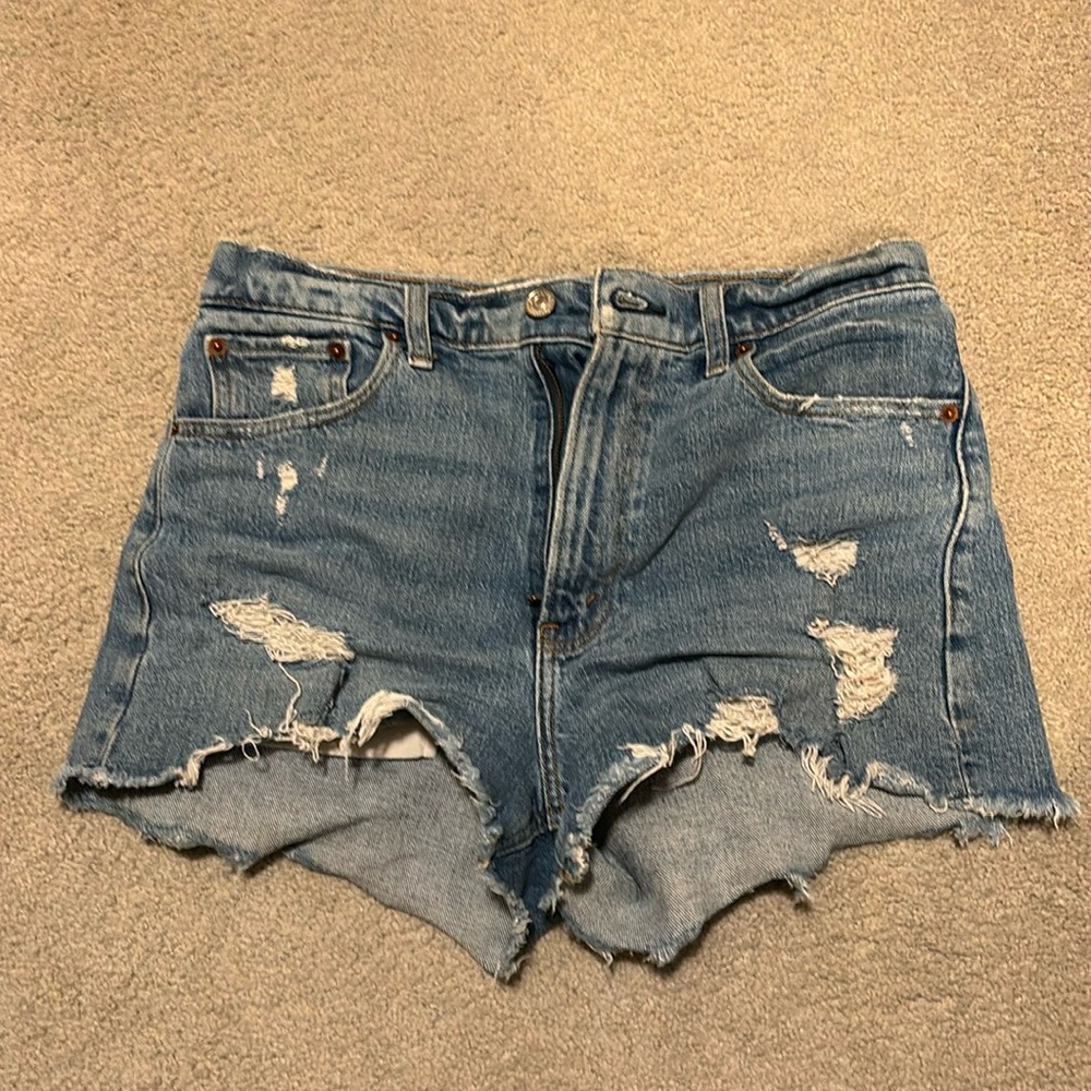 Abercrombie “the mom” short high rise size 4 or 27